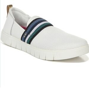 Rykä NWT Haze women’s sneakers Size 8. White with Blue stripes